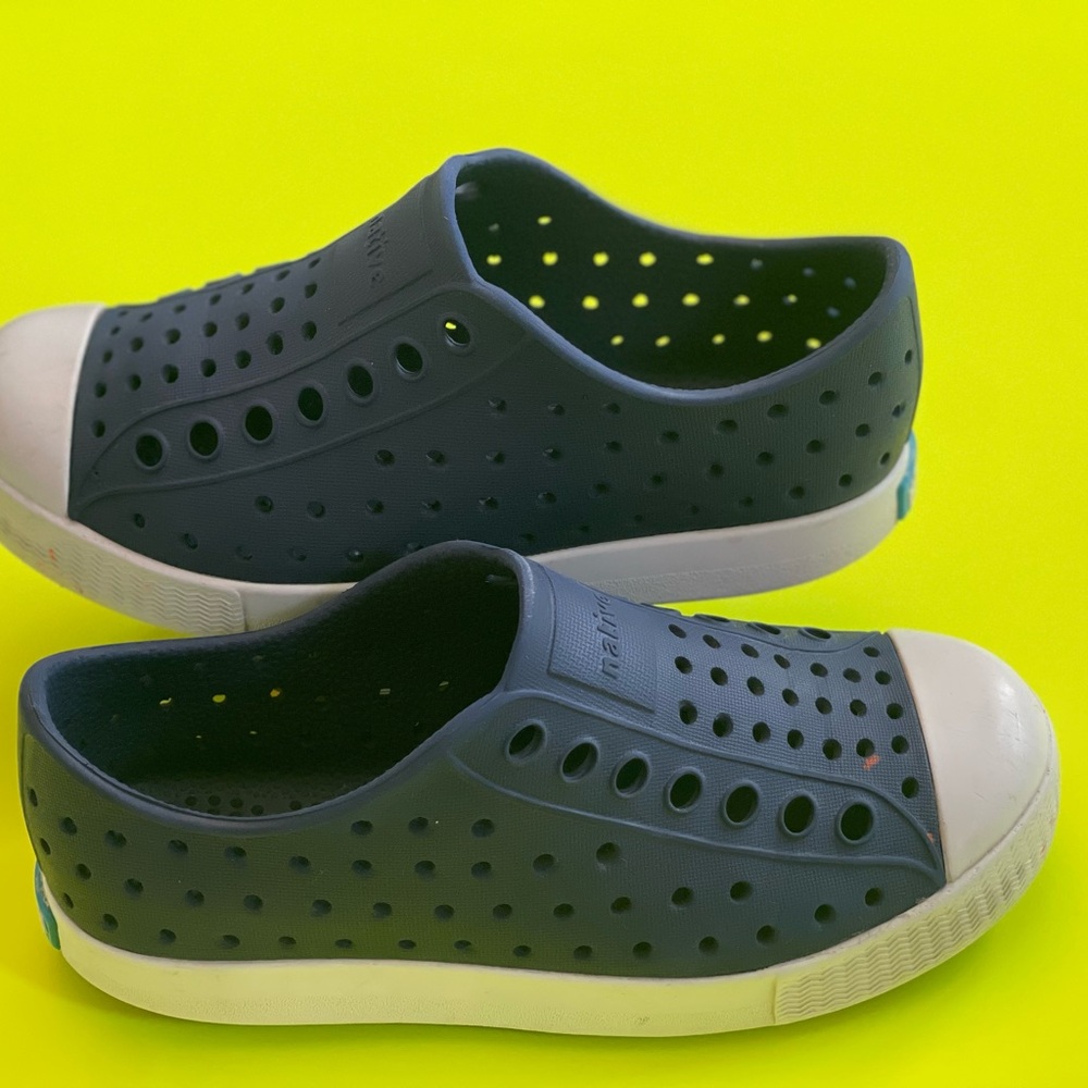 Native Jefferson Navy Blue Kids Sz 10